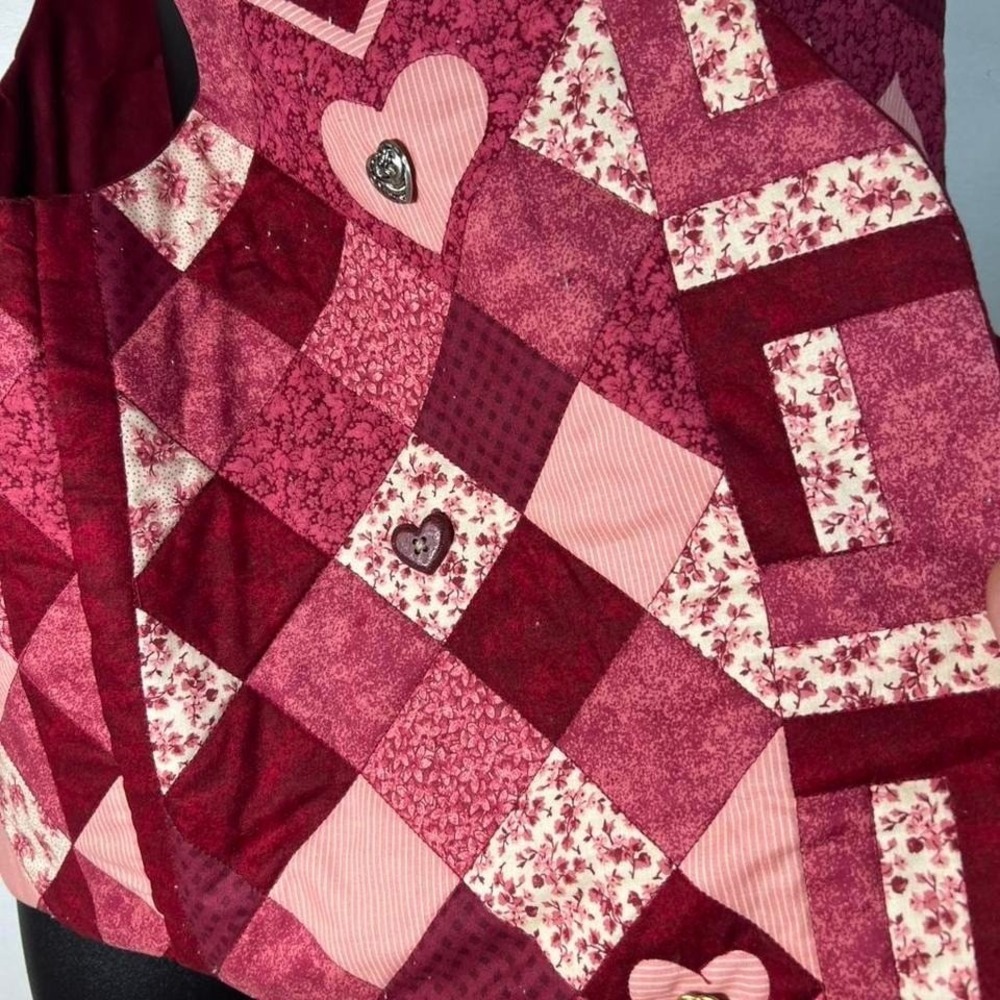Handmade vintage quilt patchwork sweater vest, pink no tags cozy hearts red chic - Picture 5 of 8